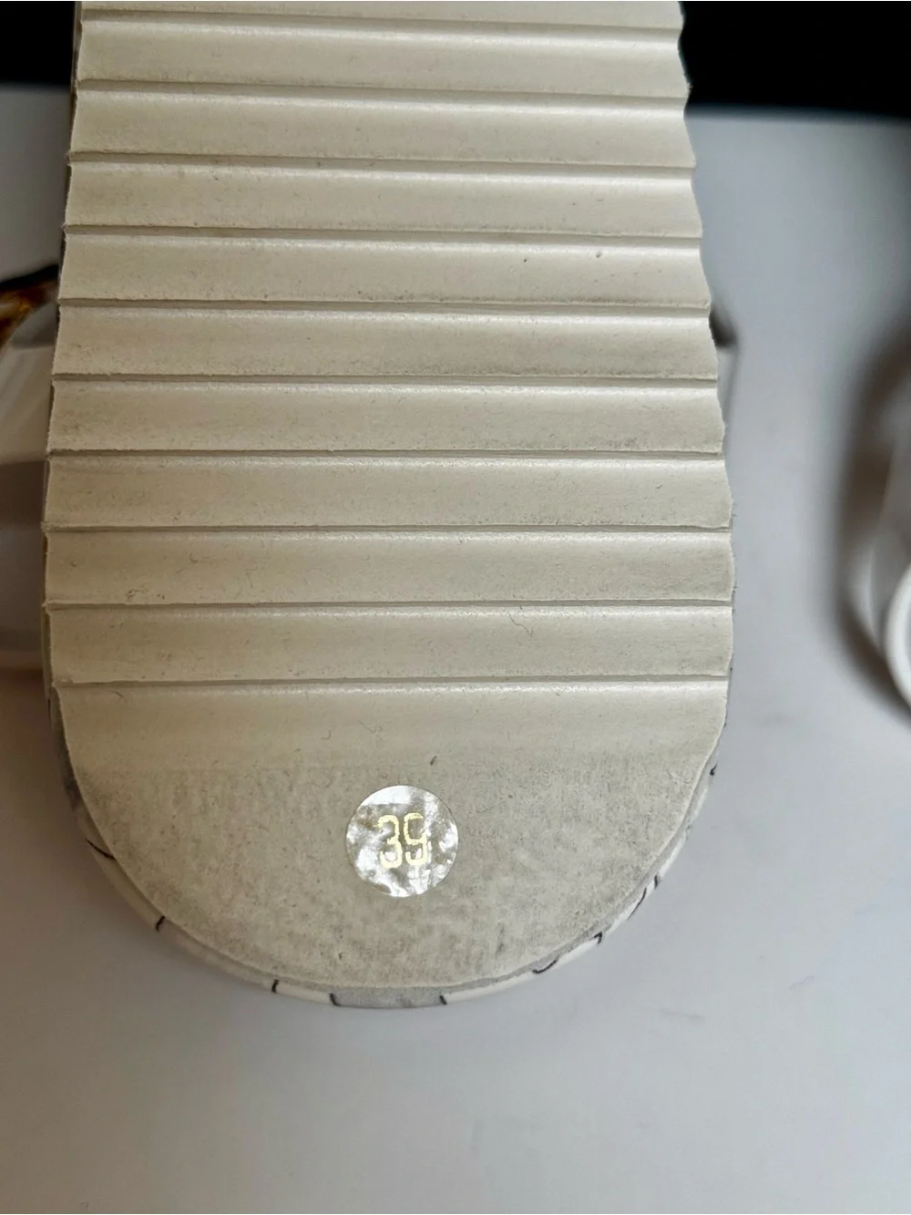 Dolce & Gabbana Poppy/Daisy T-Strap Platform Sandals w/Swarovski Crystals Size 9